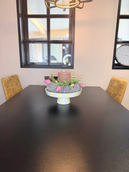 Voorjaarskrans met tulpen & kaars