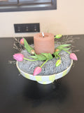 Voorjaarskrans met tulpen & kaars