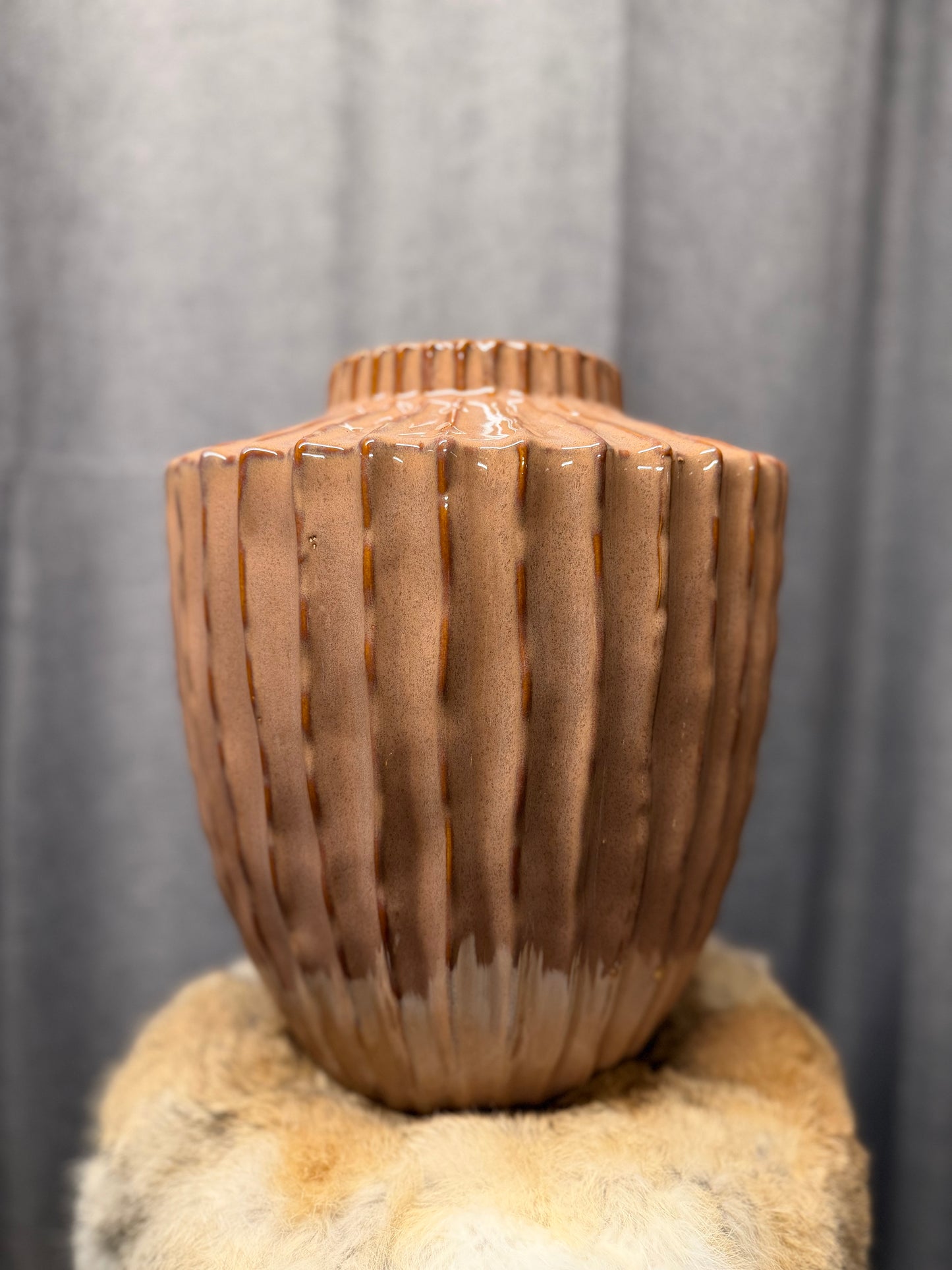 Keramische vaas beige/oudroze kleur