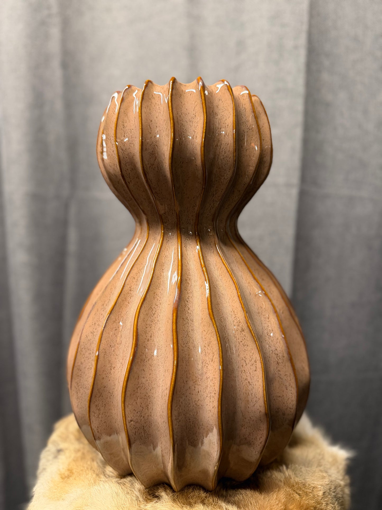 Keramische vaas beige/oudroze kleur