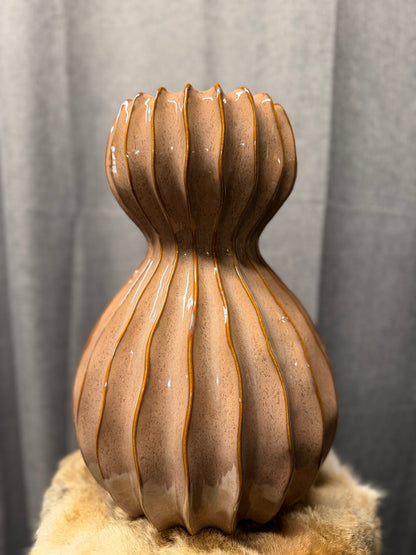 Keramische vaas beige/oudroze kleur