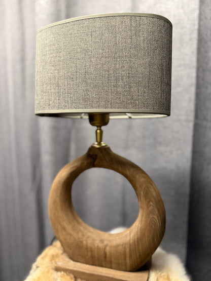 Landelijke lamp met lampenkap en gouden details (dimbaar)