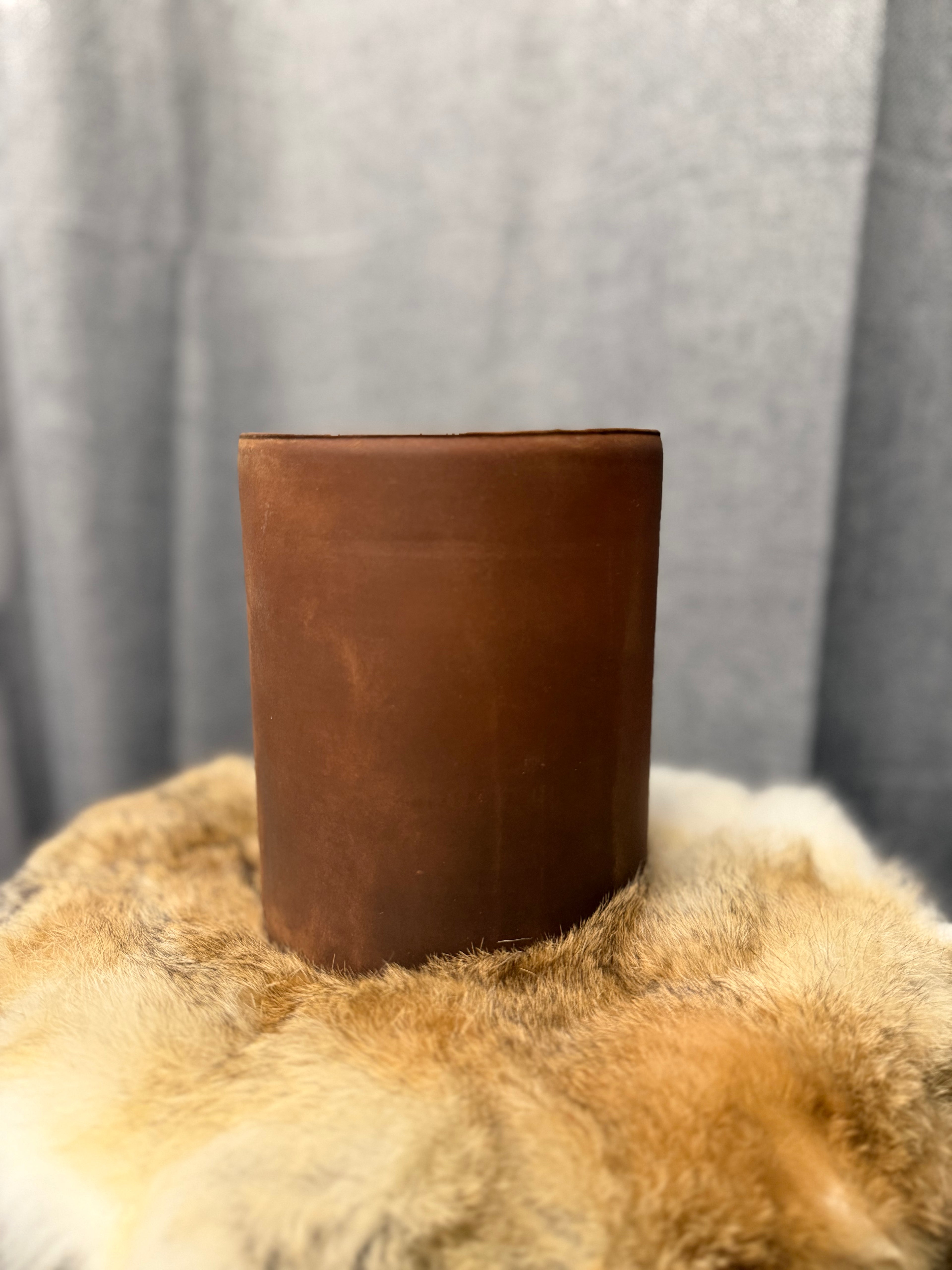 Roestkleurige kaarsenhouder