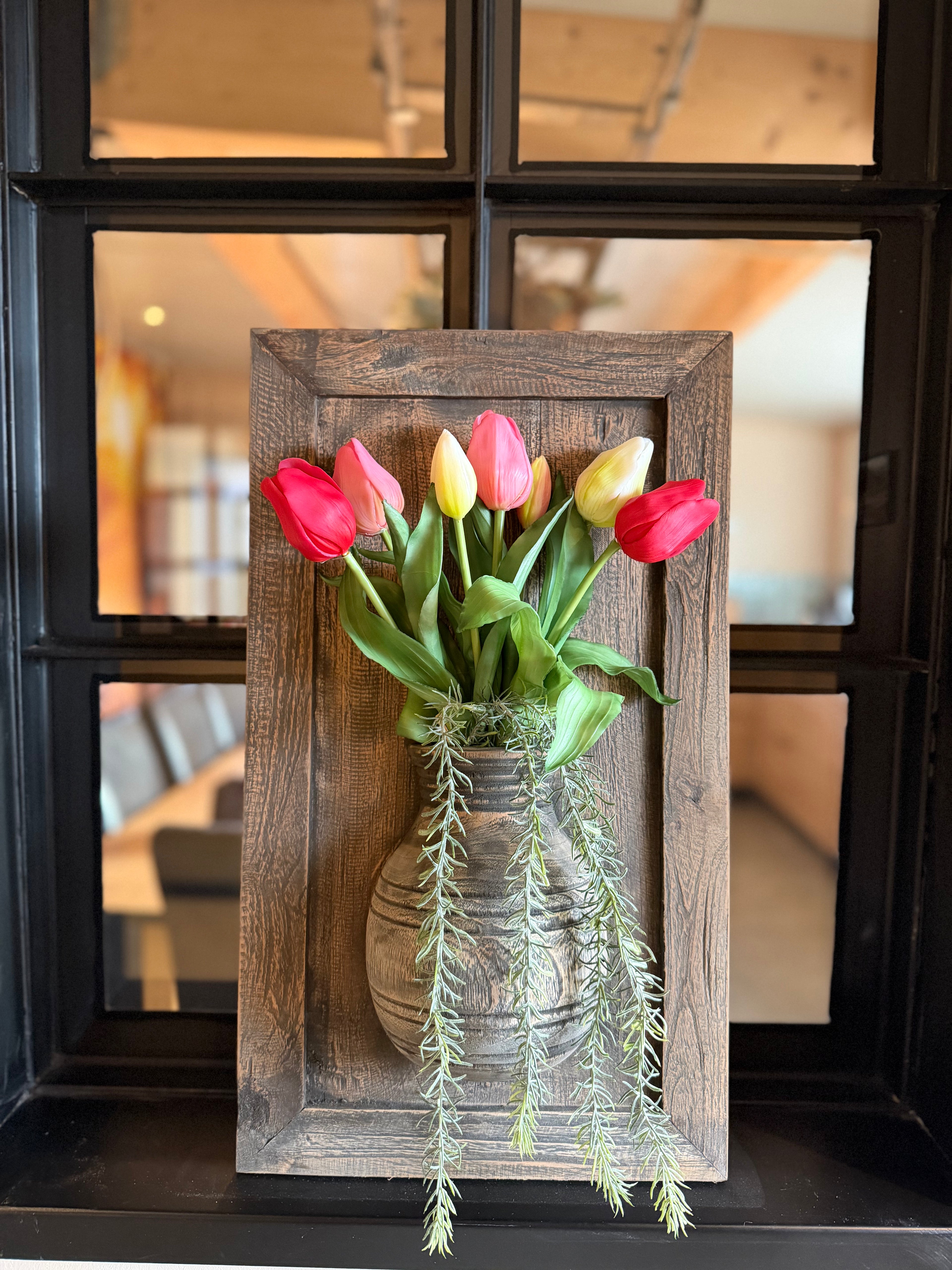 Houten wanddecoratie met vaas (op te hangen)