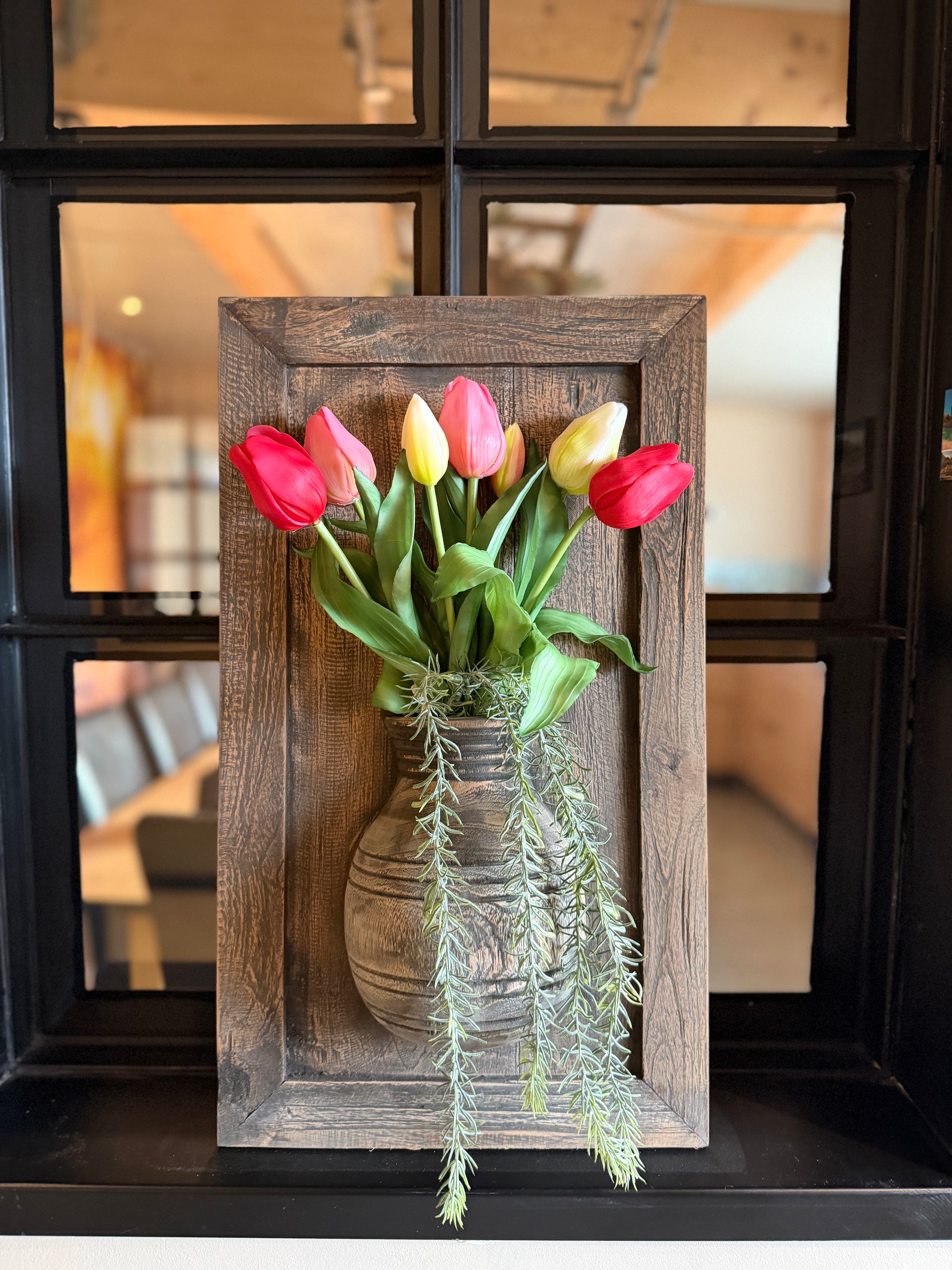 Houten wanddecoratie met vaas (op te hangen)